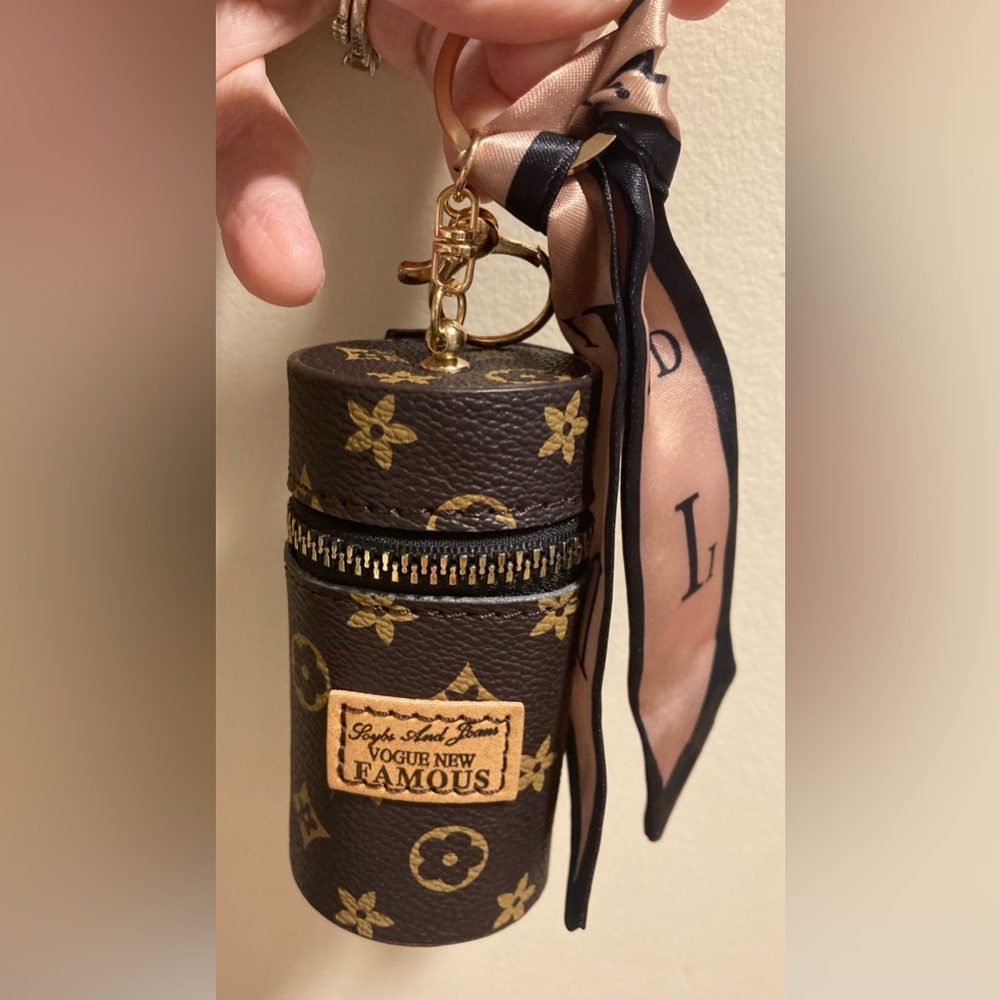FASHION Bag Charm/ Keyholder with Gold Hardware and Scarf  NWOT - Picture 5 of 5